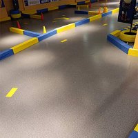 广东优彩定制地板——室内卡丁车地胶