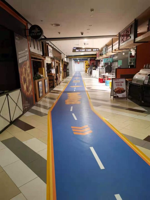 运动场馆铺设PVC彩绘地胶的安全性